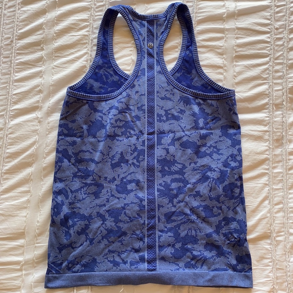 Lululemon Racerback Tank Size 6 - Picture 3 of 6